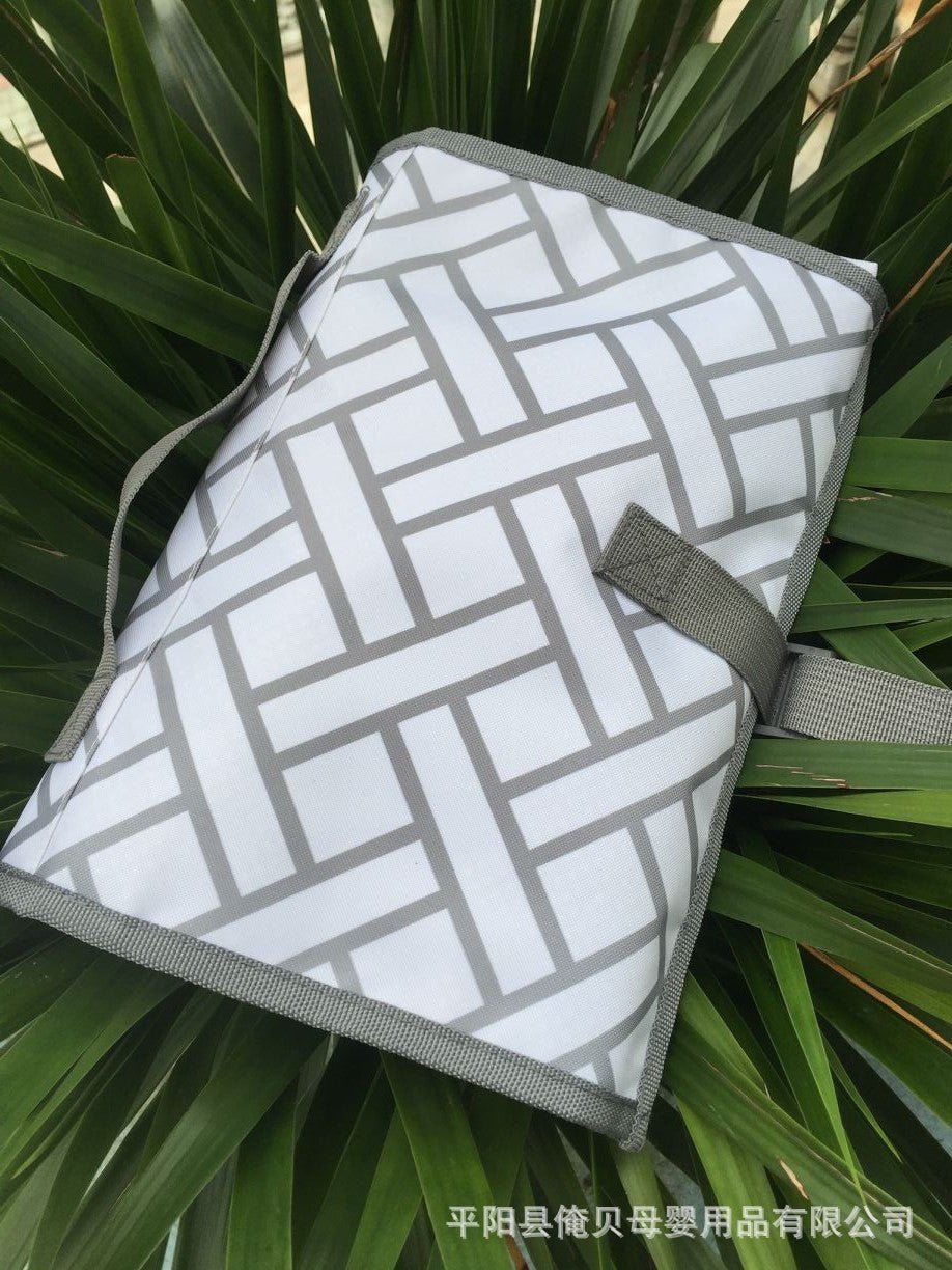 Baby out convenient diaper bag - Bright Cubb