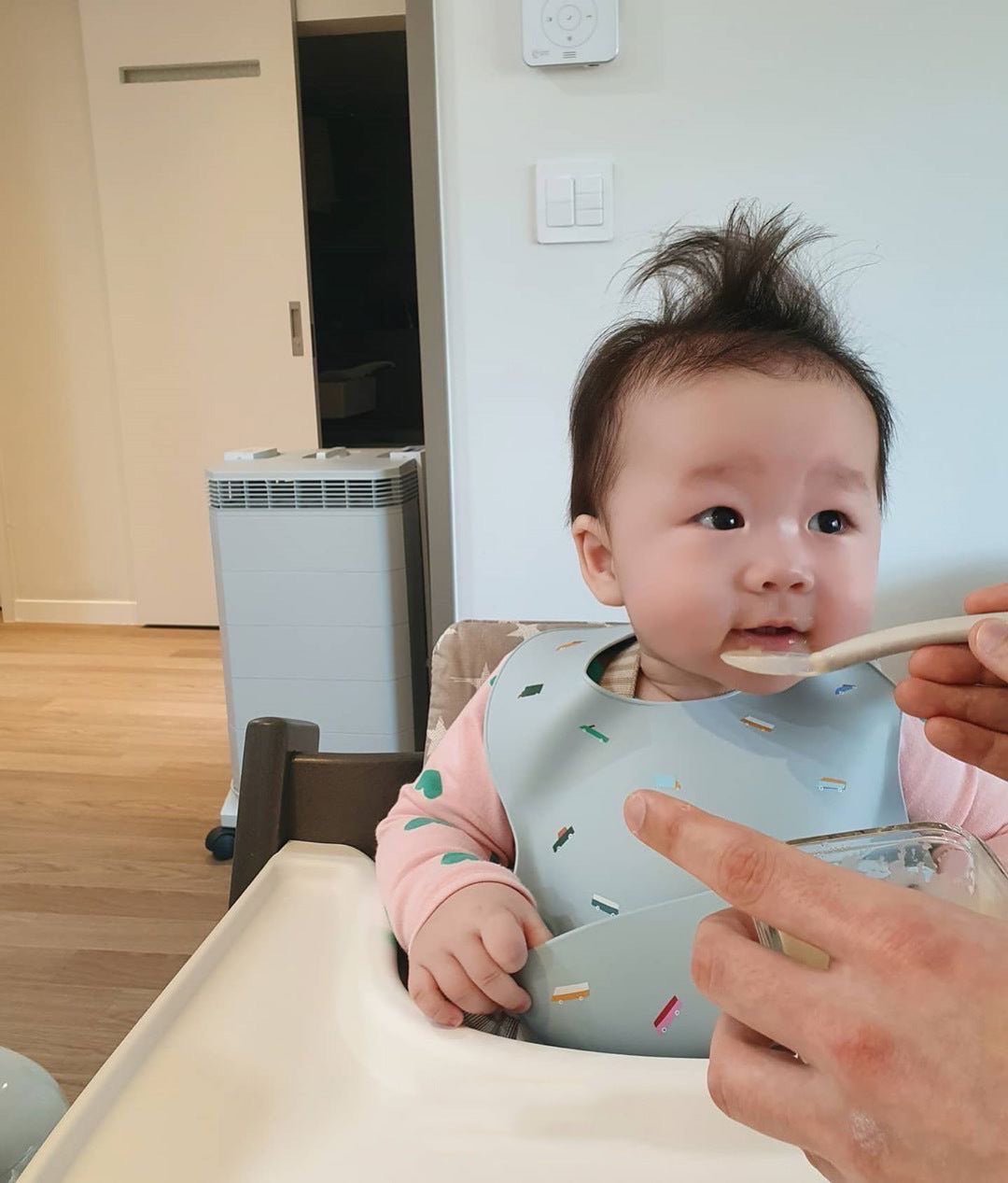 Food Grade Silicone Rice Pocket Food Supplement Bib - Bright Cubb